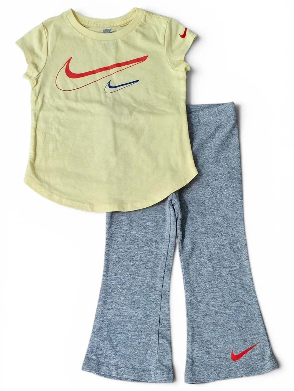 Nike Toddler Tee & Flare Leggings Set 3T - Picture 1 of 4